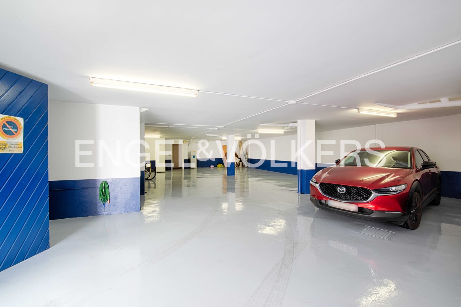 8 bedroom Villa for sale in El Port de la Selva with garage - € 1,800,000 (Ref: 9733777)