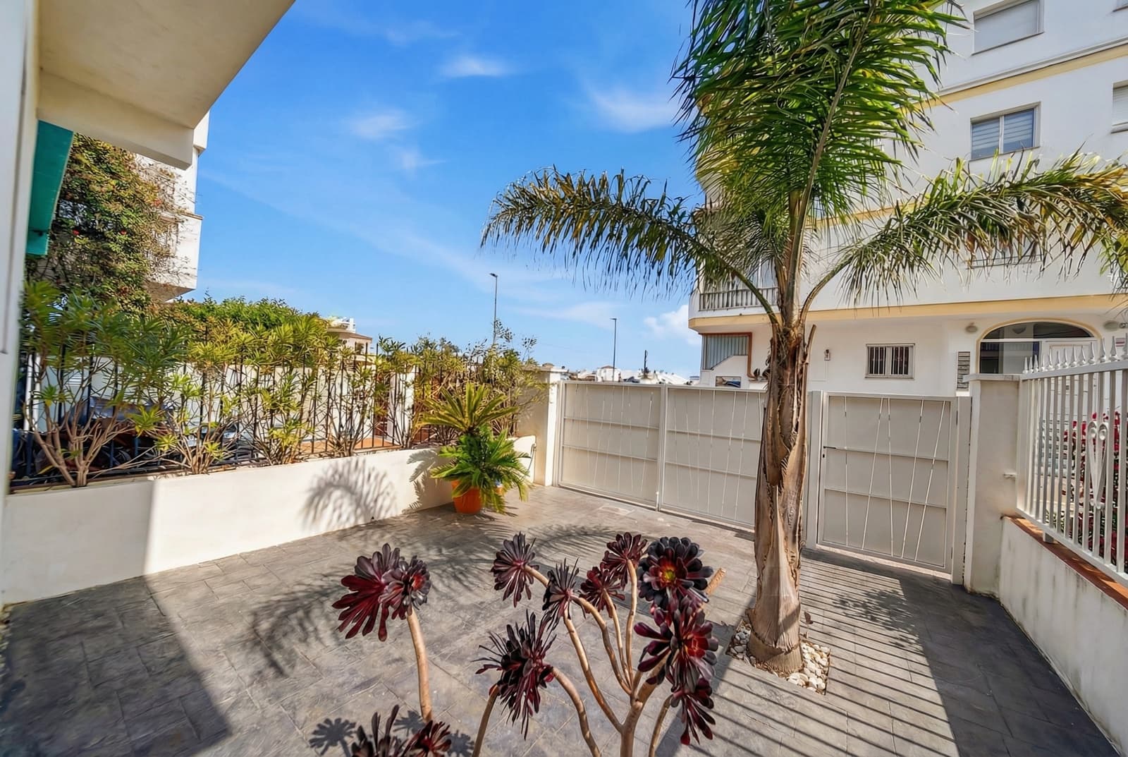 3 bedroom Townhouse for sale in Empuriabrava with garage - € 549,000 (Ref: 9740591)