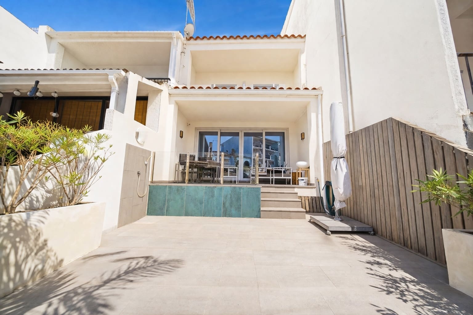 3 bedroom Townhouse for sale in Empuriabrava with garage - € 549,000 (Ref: 9740591)