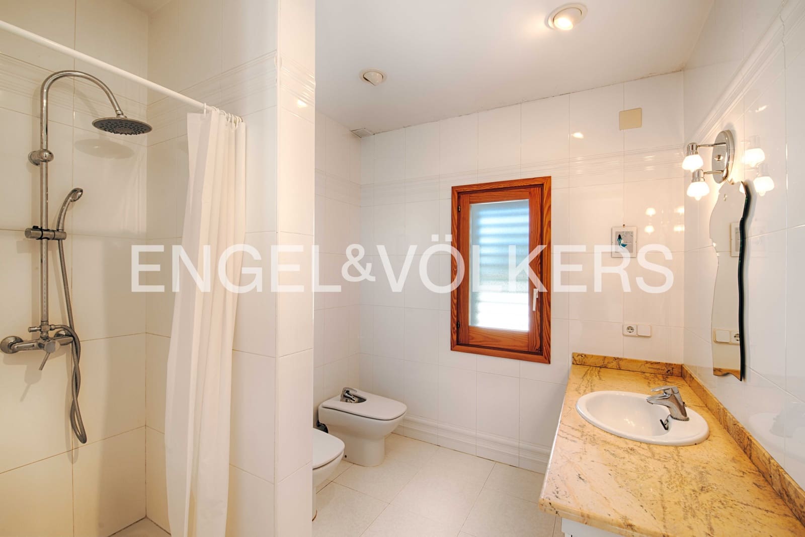 5 sypialnia Willa na sprzedaż w Llers z basenem garażem - 1 650 000 € (Ref: 9756338)