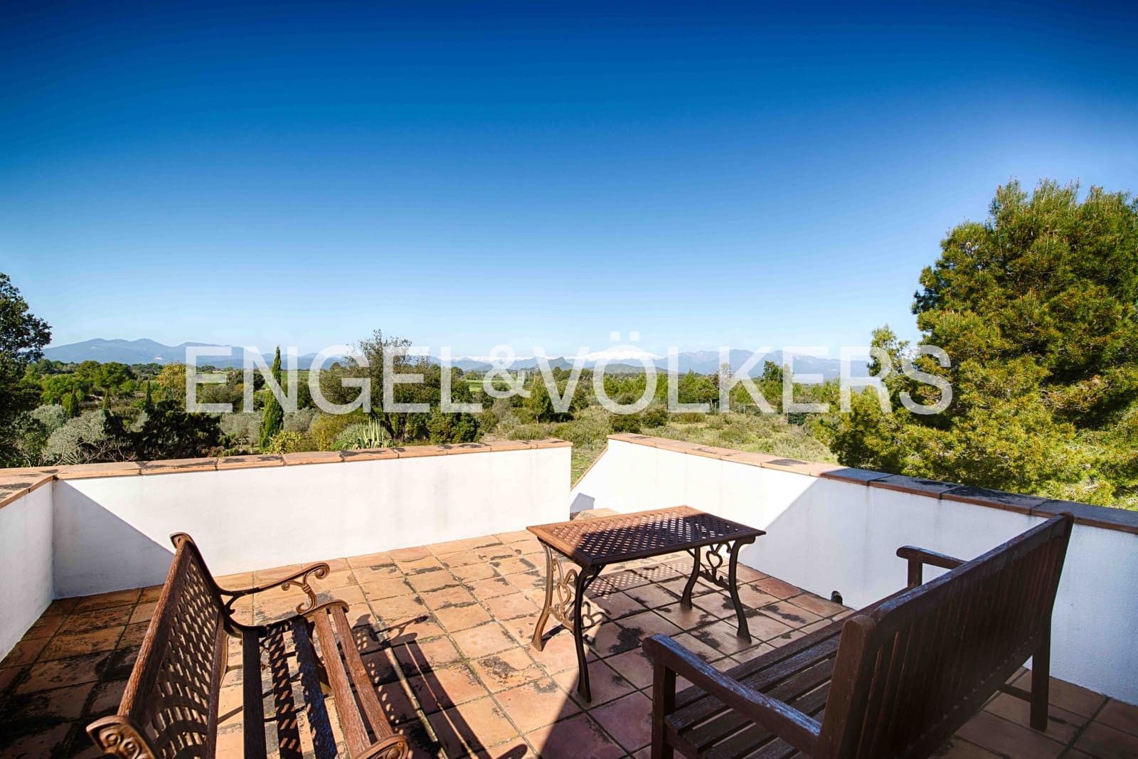 5 sypialnia Willa na sprzedaż w Llers z basenem garażem - 1 650 000 € (Ref: 9756338)