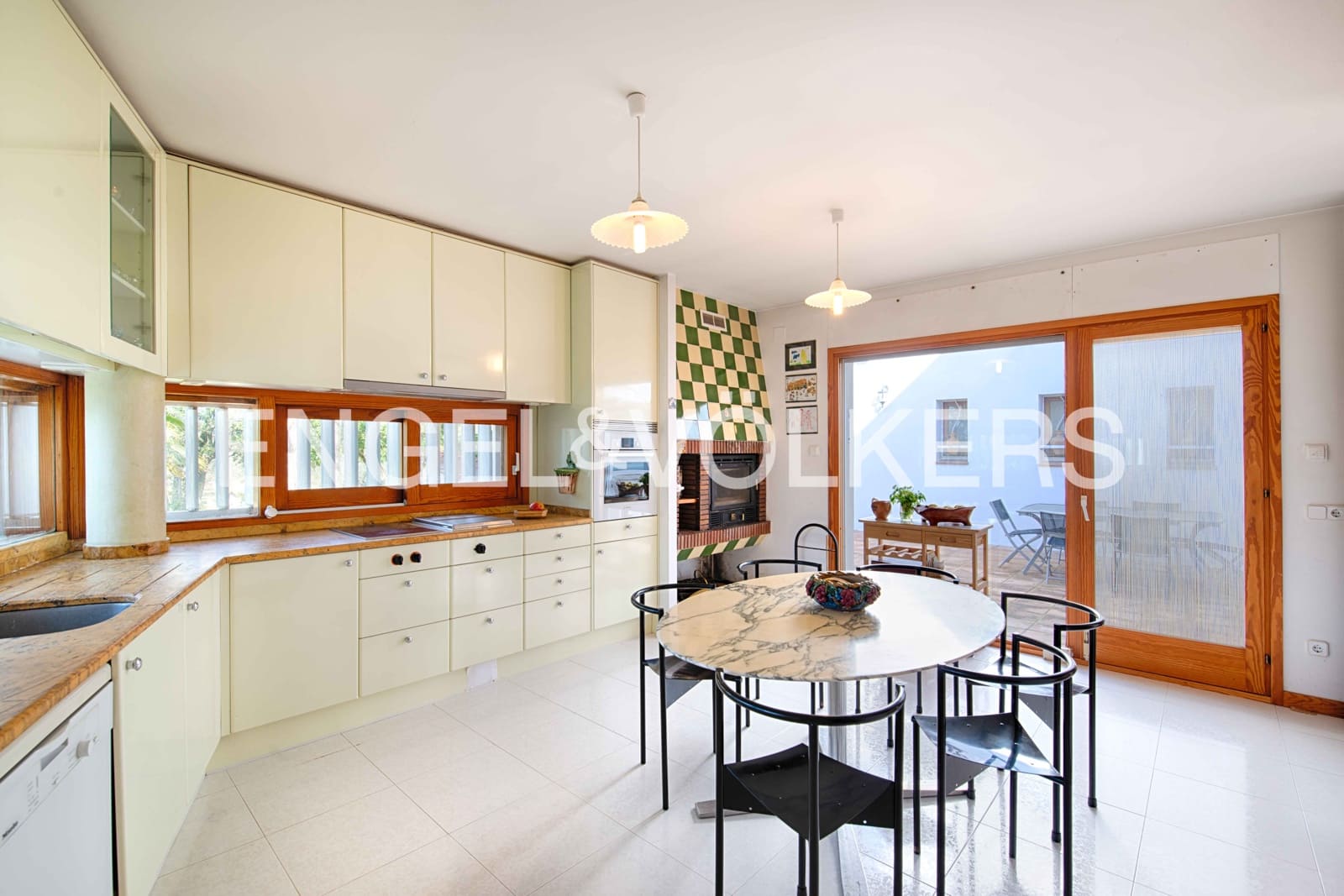 5 sypialnia Willa na sprzedaż w Llers z basenem garażem - 1 650 000 € (Ref: 9756338)