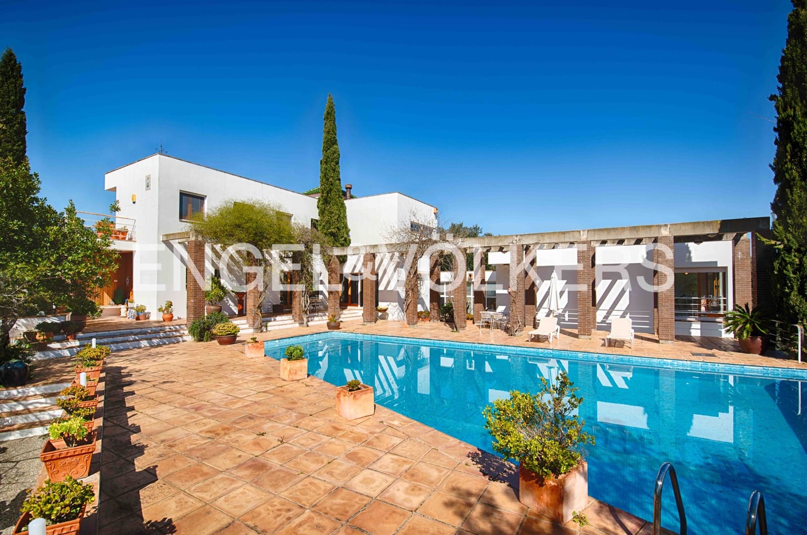 5 sypialnia Willa na sprzedaż w Llers z basenem garażem - 1 650 000 € (Ref: 9756338)