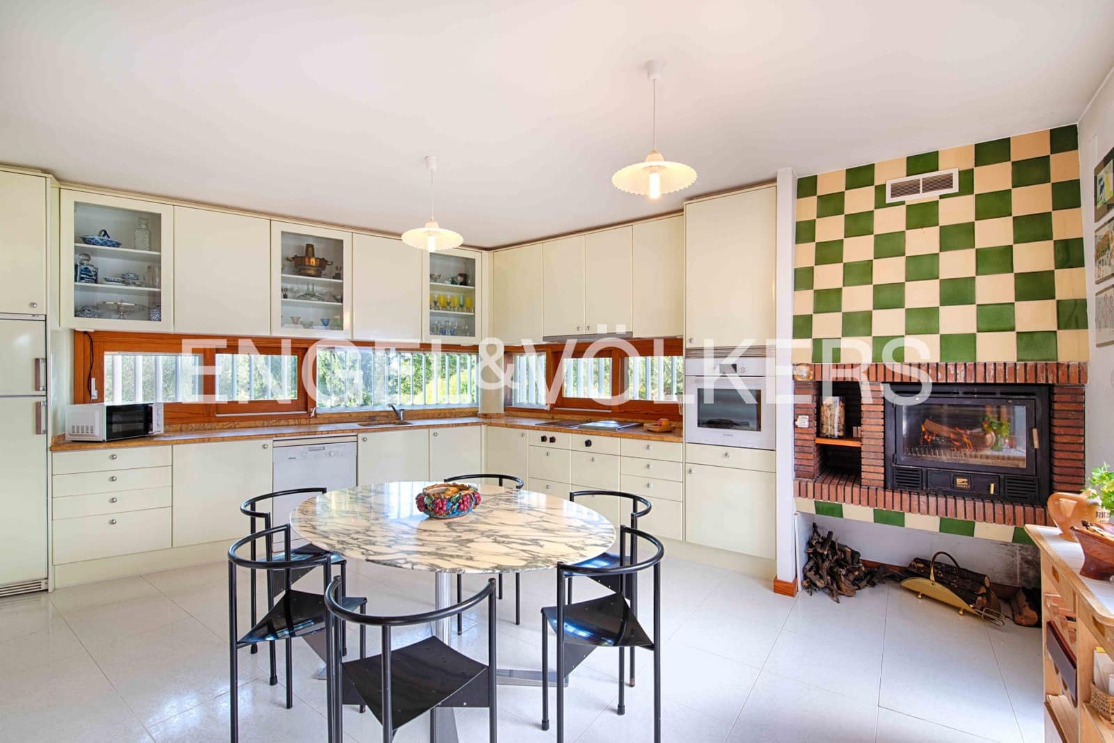 5 sypialnia Willa na sprzedaż w Llers z basenem garażem - 1 480 000 € (Ref: 9756338)