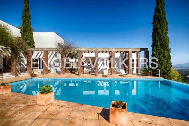 5 bedroom Villa for sale in Llers with pool garage - € 1,480,000 (Ref: 9756338)
