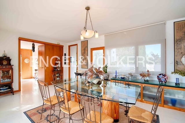 5 bedroom Villa for sale in Llers with pool garage - € 1,480,000 (Ref: 9756338)