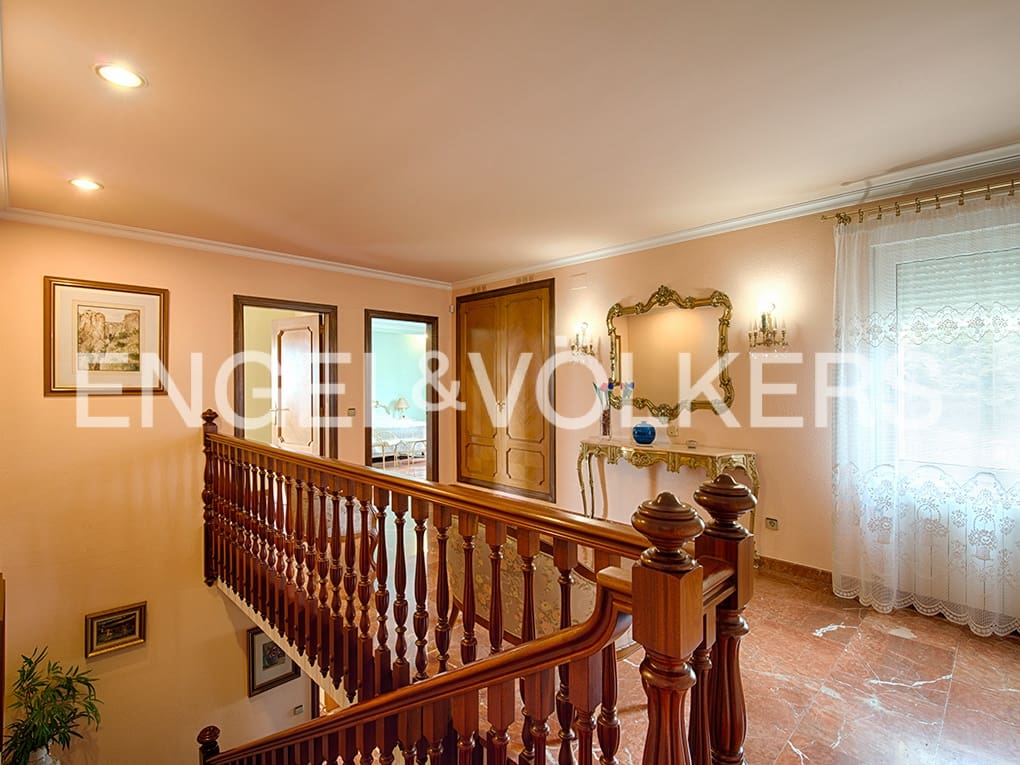 4 makuuhuone Huvila myytävänä paikassa Figueres mukana 
autotalli - 490 000 € (Ref: 9771857)