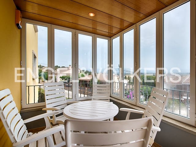 4 makuuhuone Huvila myytävänä paikassa Figueres mukana 
autotalli - 490 000 € (Ref: 9771857)