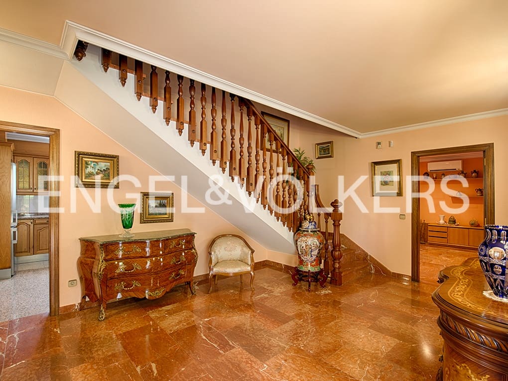 4 makuuhuone Huvila myytävänä paikassa Figueres mukana 
autotalli - 490 000 € (Ref: 9771857)