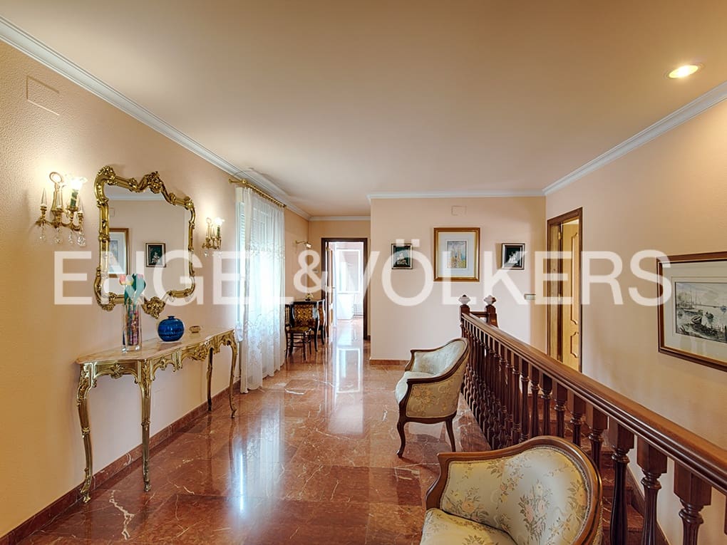 4 makuuhuone Huvila myytävänä paikassa Figueres mukana 
autotalli - 490 000 € (Ref: 9771857)