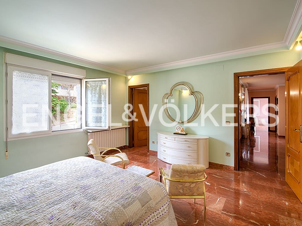 4 makuuhuone Huvila myytävänä paikassa Figueres mukana 
autotalli - 490 000 € (Ref: 9771857)