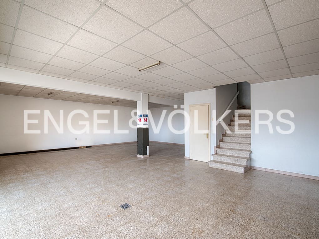 4 makuuhuone Huvila myytävänä paikassa Figueres mukana 
autotalli - 490 000 € (Ref: 9771857)