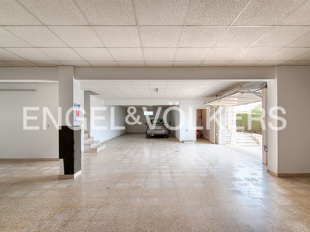 4 makuuhuone Huvila myytävänä paikassa Figueres mukana 
autotalli - 490 000 € (Ref: 9771857)