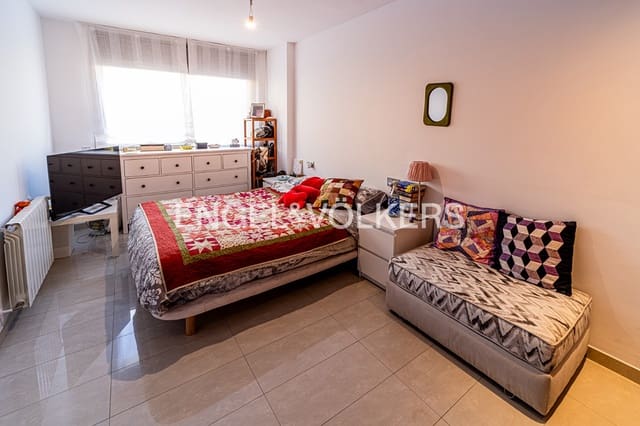 5 sypialnia Dom na sprzedaż w Figueres z garażem - 450 000 € (Ref: 9784489)