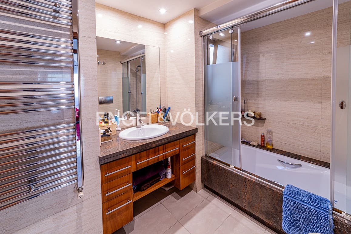 5 sypialnia Dom na sprzedaż w Figueres z garażem - 450 000 € (Ref: 9784489)