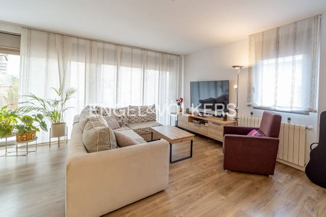 5 chambre Maison de Ville à vendre à Figueres avec garage - 450 000 € (Ref: 9784489)
