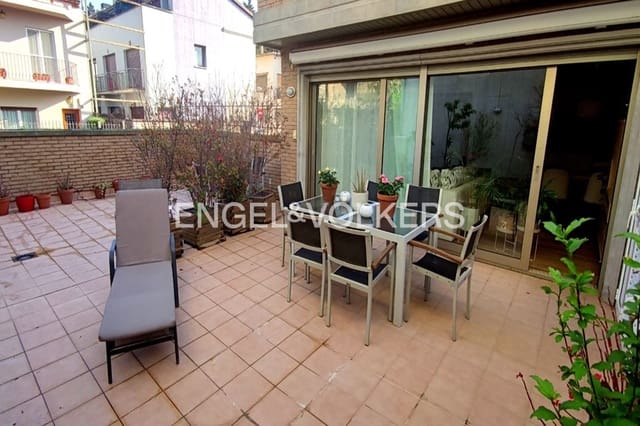 5 chambre Maison de Ville à vendre à Figueres avec garage - 450 000 € (Ref: 9784489)