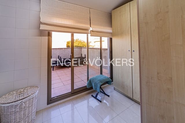 5 chambre Maison de Ville à vendre à Figueres avec garage - 450 000 € (Ref: 9784489)