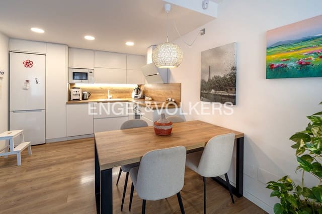 5 chambre Maison de Ville à vendre à Figueres avec garage - 450 000 € (Ref: 9784489)