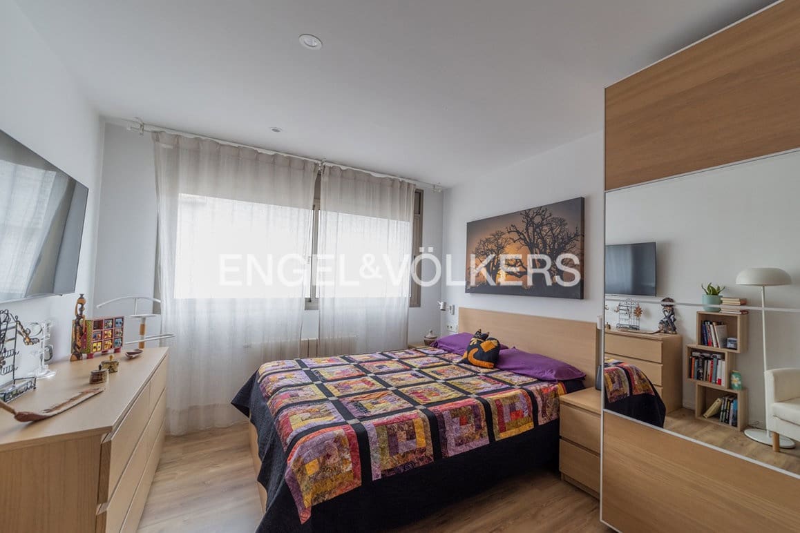 5 bedroom Townhouse for sale in Figueres with garage - € 450,000 (Ref: 9784489)