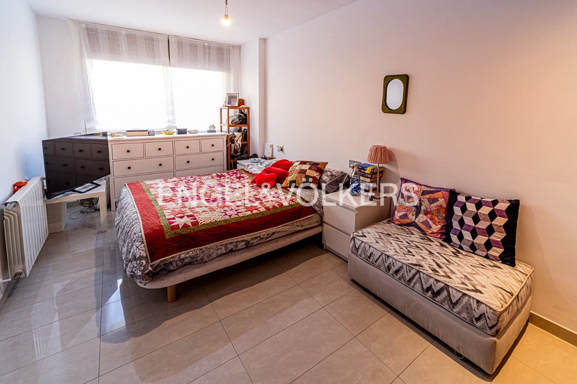 5 bedroom Townhouse for sale in Figueres with garage - € 450,000 (Ref: 9784489)