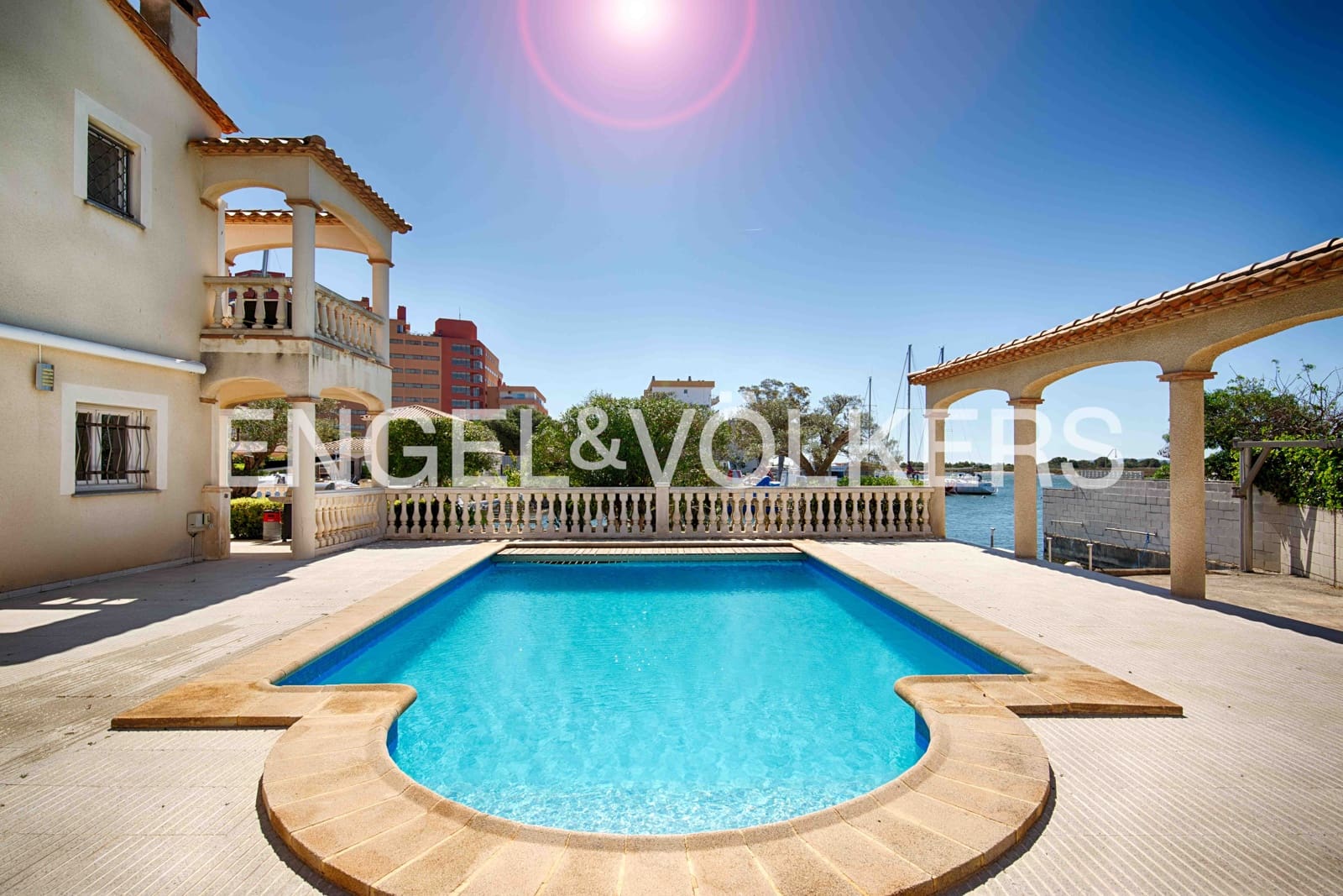 4 bedroom Villa for sale in Santa Margarida with pool - € 1,985,000 (Ref: 9795334)