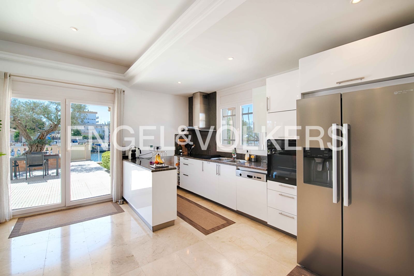 4 bedroom Villa for sale in Santa Margarida with pool - € 1,985,000 (Ref: 9795334)