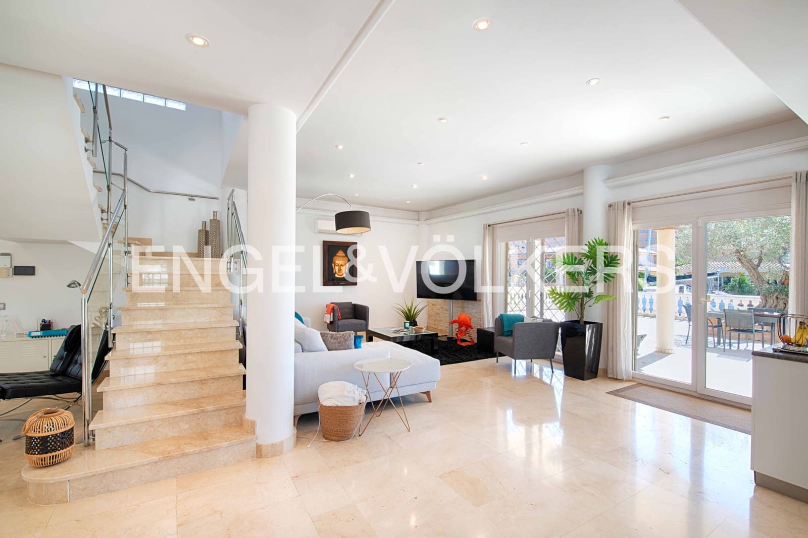 4 bedroom Villa for sale in Santa Margarida with pool - € 1,985,000 (Ref: 9795334)