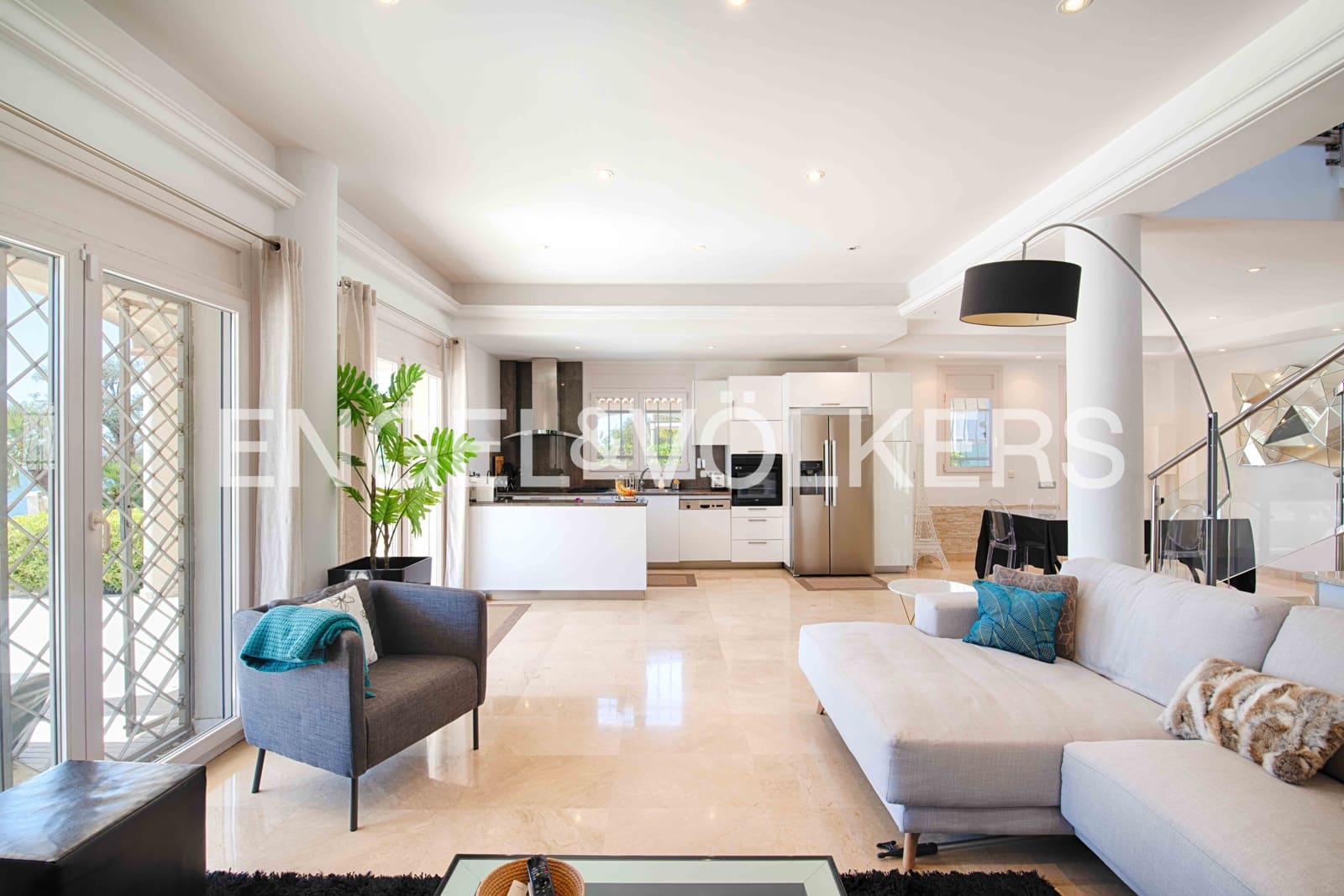 4 bedroom Villa for sale in Santa Margarida with pool - € 1,985,000 (Ref: 9795334)