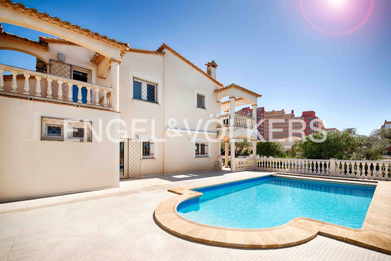 4 bedroom Villa for sale in Santa Margarida with pool - € 1,985,000 (Ref: 9795334)