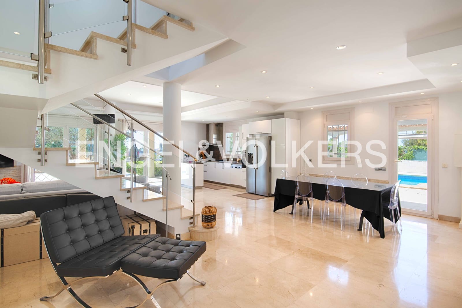 4 bedroom Villa for sale in Santa Margarida with pool - € 1,985,000 (Ref: 9795334)