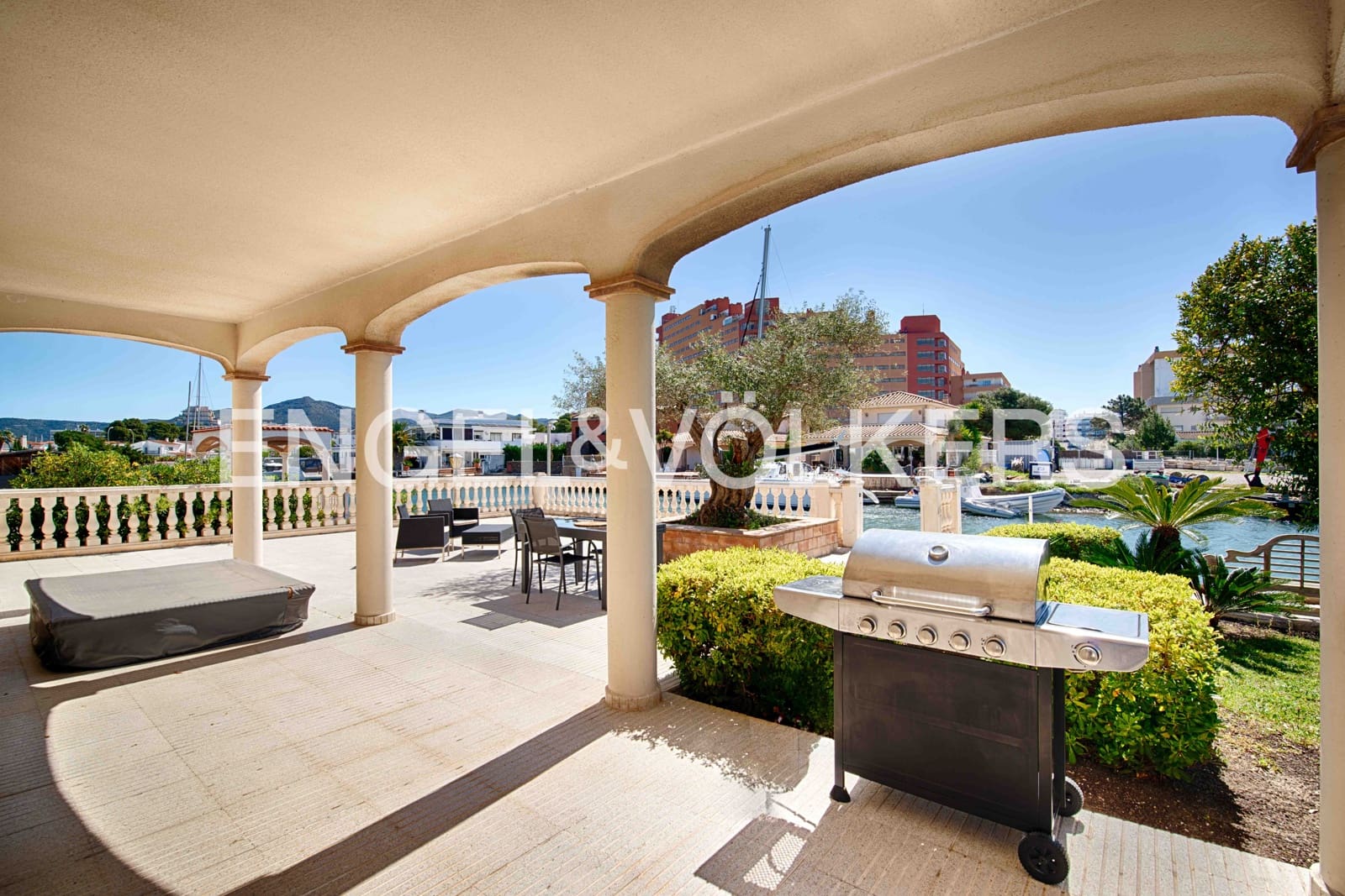 4 bedroom Villa for sale in Santa Margarida with pool - € 1,985,000 (Ref: 9795334)