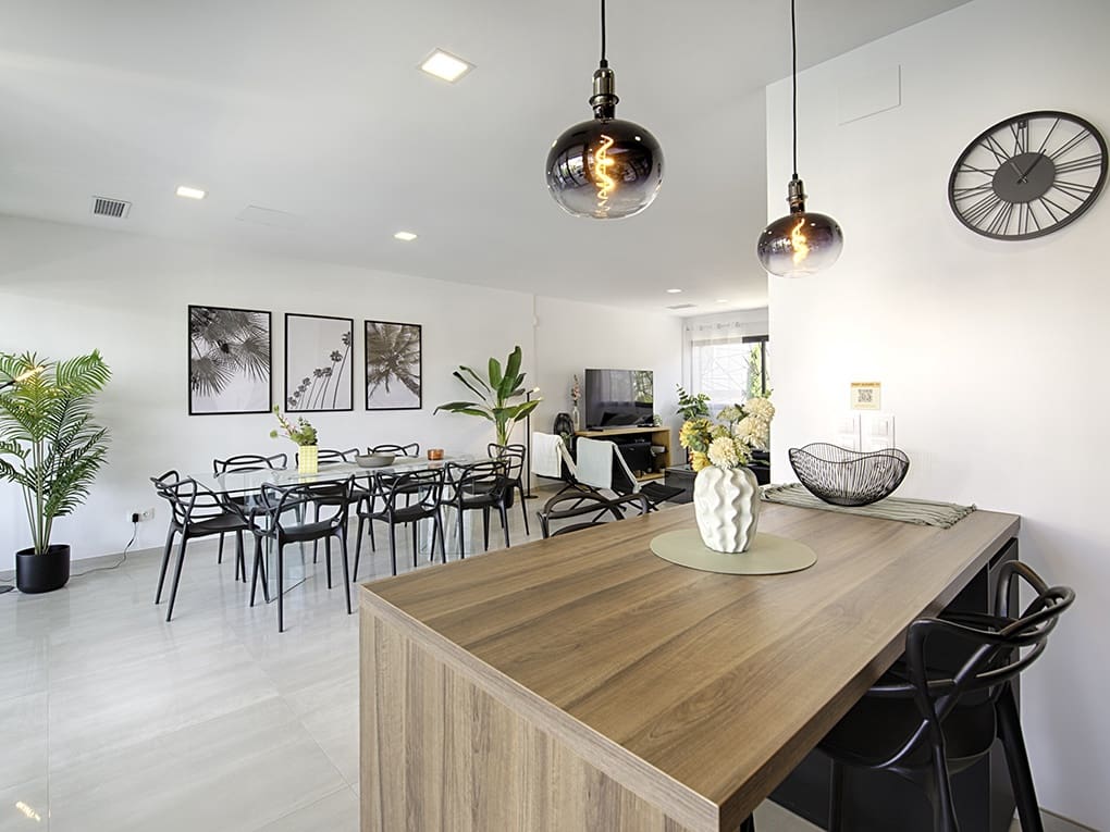 4 sypialnia Dom szeregowy na sprzedaż w Empuriabrava z basenem garażem - 880 000 € (Ref: 9798321)