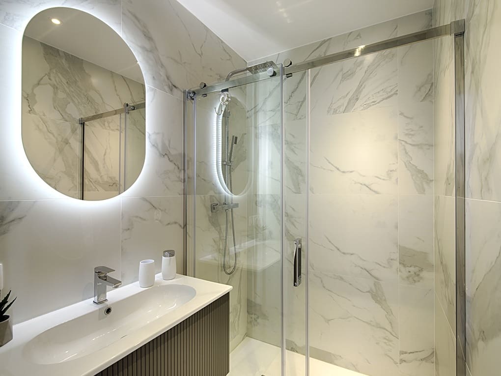 4 sypialnia Dom szeregowy na sprzedaż w Empuriabrava z basenem garażem - 880 000 € (Ref: 9798321)