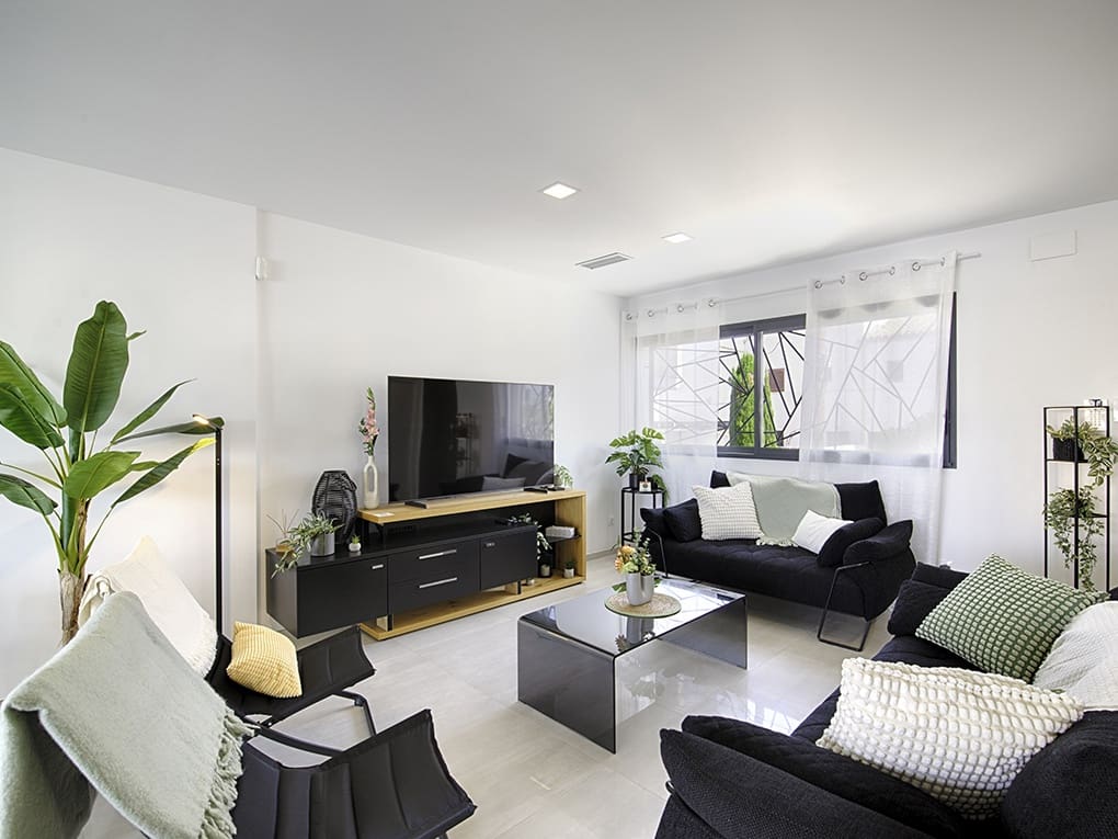 4 sypialnia Dom szeregowy na sprzedaż w Empuriabrava z basenem garażem - 880 000 € (Ref: 9798321)