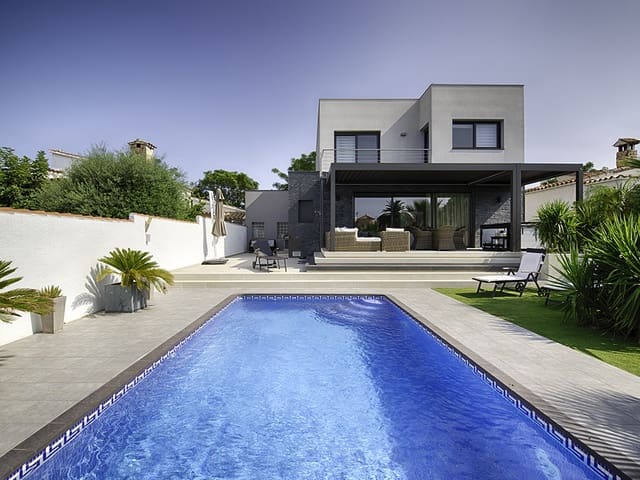 4 Zimmer Villa zu verkaufen in Empuriabrava, Castelló d'Empúries mit Garage - 1.115.000 € (Ref: 9814628)