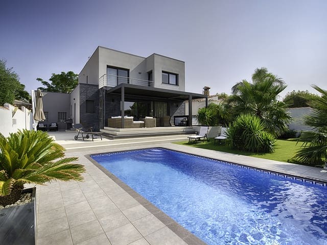 4 Zimmer Villa zu verkaufen in Empuriabrava, Castelló d'Empúries mit Garage - 1.115.000 € (Ref: 9814628)