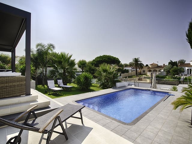 4 Zimmer Villa zu verkaufen in Empuriabrava, Castelló d'Empúries mit Garage - 1.115.000 € (Ref: 9814628)