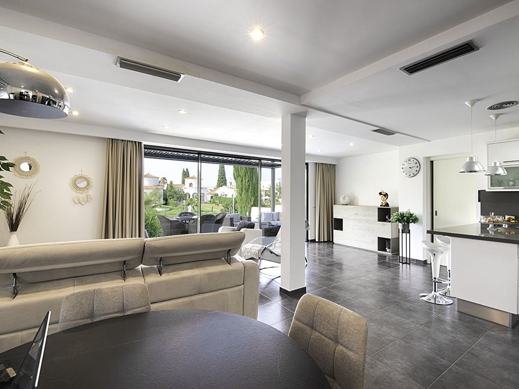 4 Zimmer Villa zu verkaufen in Empuriabrava mit Garage - 1.115.000 € (Ref: 9814628)