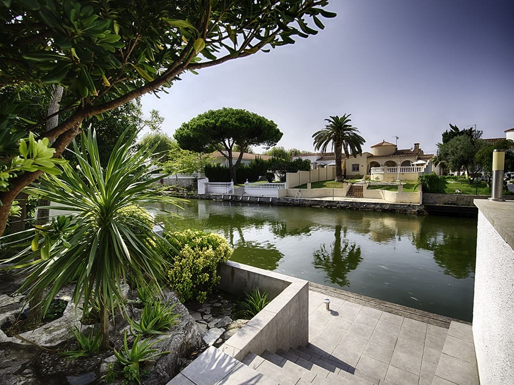 4 Zimmer Villa zu verkaufen in Empuriabrava mit Garage - 1.115.000 € (Ref: 9814628)