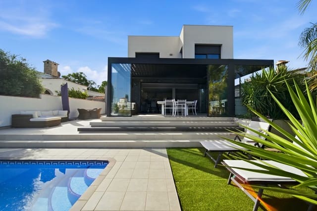 4 makuuhuone Huvila myytävänä paikassa Empuriabrava, Castelló d'Empúries mukana 
autotalli - 1 115 000 € (Ref: 9814628)