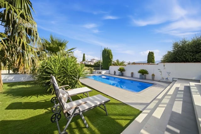 4 makuuhuone Huvila myytävänä paikassa Empuriabrava, Castelló d'Empúries mukana 
autotalli - 1 115 000 € (Ref: 9814628)