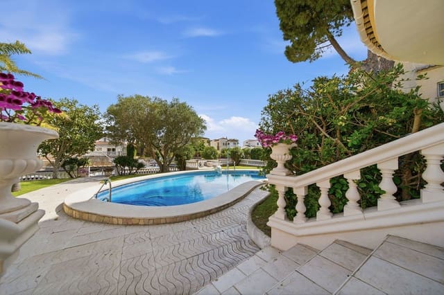 3 sypialnia Willa na sprzedaż w Empuriabrava, Castelló d'Empúries z basenem garażem - 1 375 000 € (Ref: 9816522)
