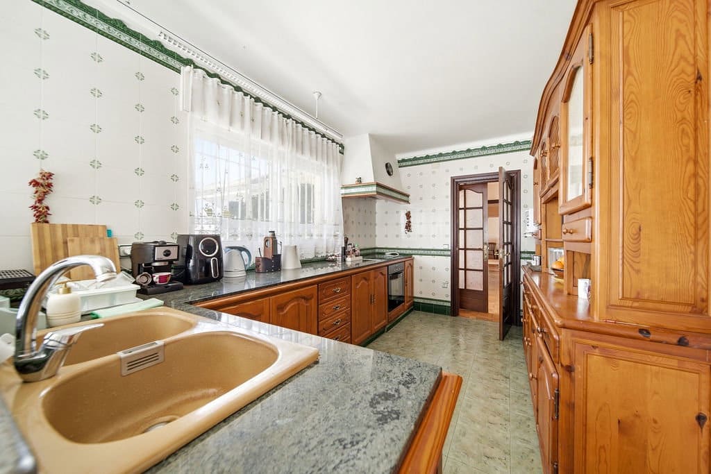 3 sovrum Villa till salu i Empuriabrava med pool garage - 1 375 000 € (Ref: 9816522)
