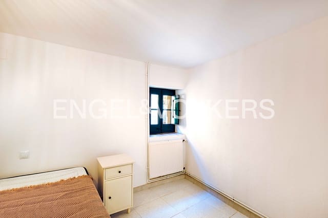 9 slaapkamer Villa te koop in Terrades met zwembad - € 940.000 (Ref: 9832002)