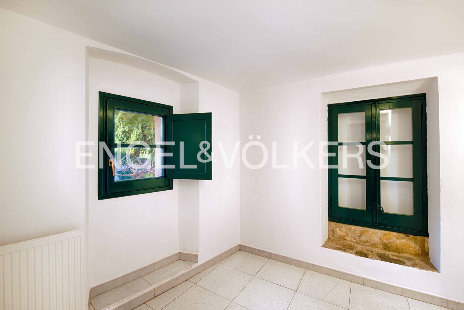 9 slaapkamer Villa te koop in Terrades met zwembad - € 940.000 (Ref: 9832002)