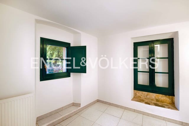 9 slaapkamer Villa te koop in Terrades met zwembad - € 940.000 (Ref: 9832002)