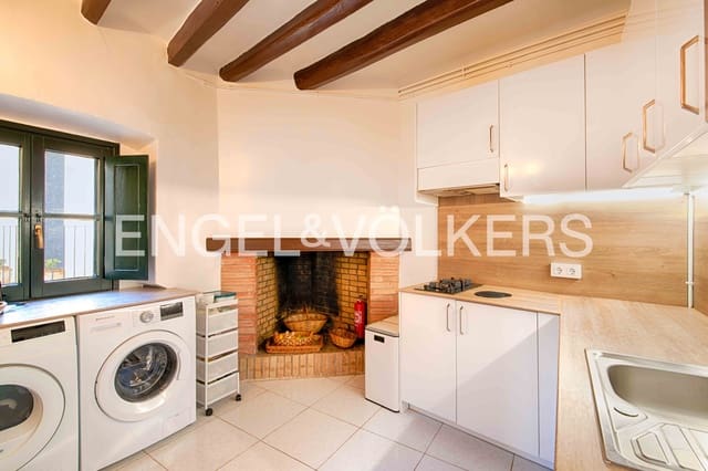 9 slaapkamer Villa te koop in Terrades met zwembad - € 940.000 (Ref: 9832002)