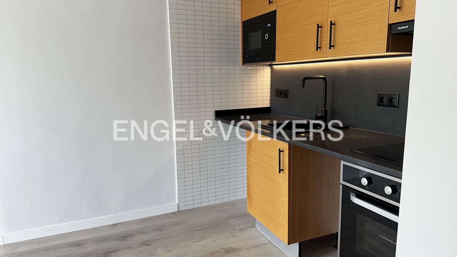 2 soveværelse Lejlighed til salg i Figueres - € 230.000 (Ref: 9832003)