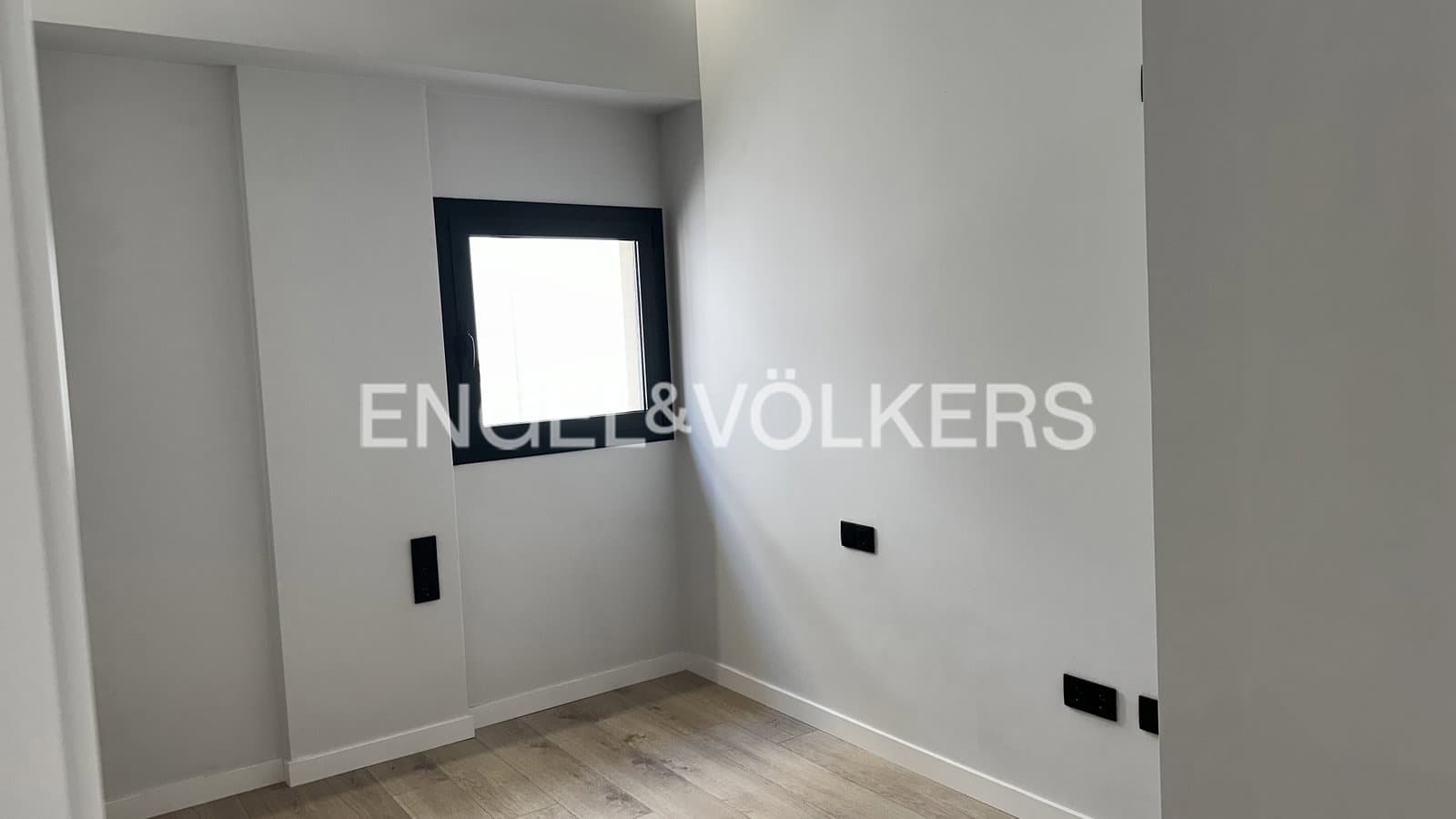 3 bedroom Apartment for sale in Figueres - € 290,000 (Ref: 9832004)